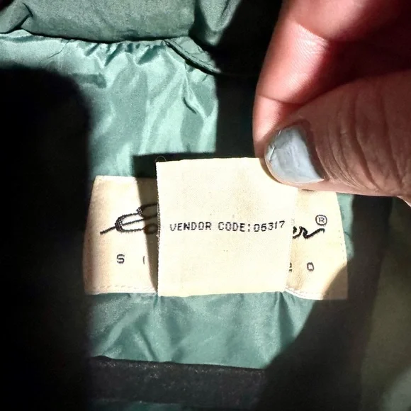 Eddie Bauer: Women’s Vintage Goose Down Deep Green Puffer Vest, Small Petite - Picture 4 of 7